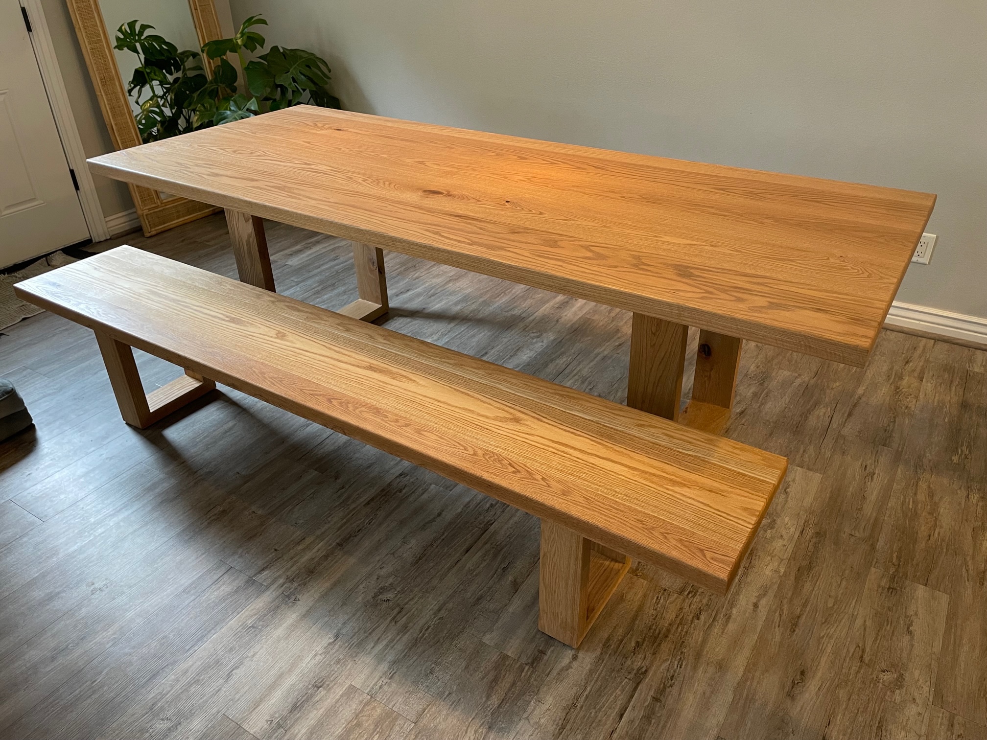 Process of Choosing a Custom Wood Table Builder